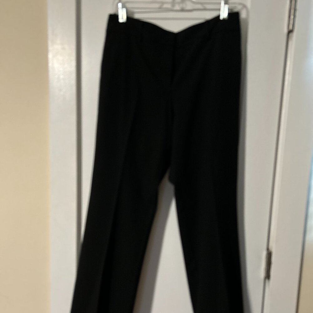 Calvin Klein Classic Black pleated pants with button closure - size 8